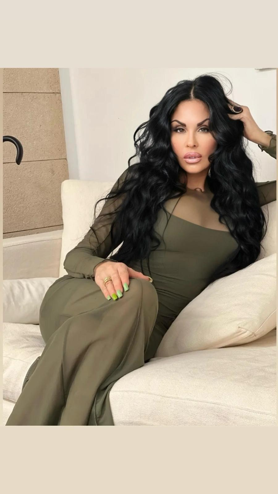 Escort - VICTORIA - Ibiza Tops